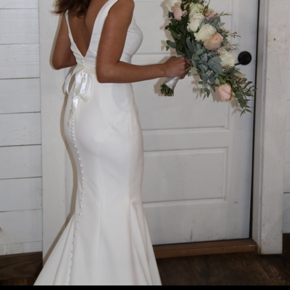 Selling my wedding dress size 0 - Picture 5 of 8